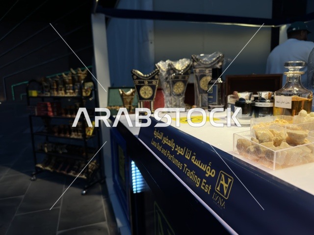 معرض تجاري في فعالية " أنا وأنت يا رمضان " في مدينة جدة، المملكة العربية السعودية، يوم 1 من فبراير 2026، تجربة رمضانية اجتماعية وثقافية، أنشطة تفاعلية وعروض رمضانية، جلسات عائلية وأجواء روحانية، فعاليات ترفيهية مستوحاة من روح الشهر الفضيل، أجواء دافئة تعزز قيم المشاركة والاحتفاء برمضان.