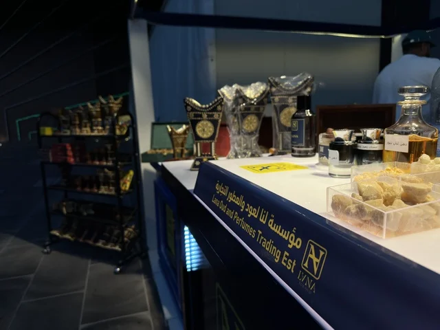 معرض تجاري في فعالية " أنا وأنت يا رمضان " في مدينة جدة، المملكة العربية السعودية، يوم 1 من فبراير 2026، تجربة رمضانية اجتماعية وثقافية، أنشطة تفاعلية وعروض رمضانية، جلسات عائلية وأجواء روحانية، فعاليات ترفيهية مستوحاة من روح الشهر الفضيل، أجواء دافئة تعزز قيم المشاركة والاحتفاء برمضان.