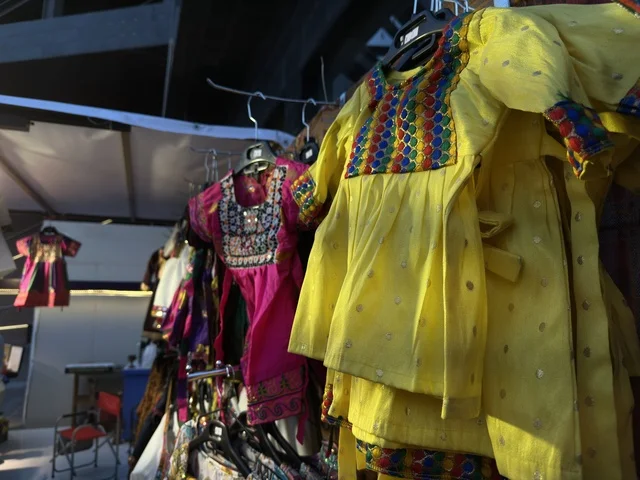 معرض تجاري في فعالية " أنا وأنت يا رمضان " في مدينة جدة، المملكة العربية السعودية، يوم 1 من فبراير 2026، تجربة رمضانية اجتماعية وثقافية، أنشطة تفاعلية وعروض رمضانية، جلسات عائلية وأجواء روحانية، فعاليات ترفيهية مستوحاة من روح الشهر الفضيل، أجواء دافئة تعزز قيم المشاركة والاحتفاء برمضان.