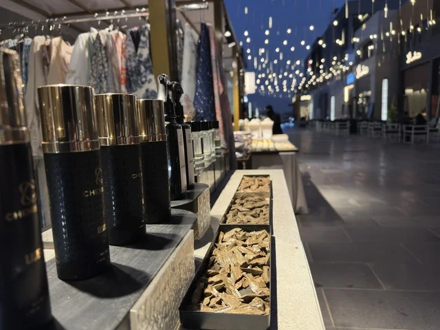 معرض تجاري في فعالية " أنا وأنت يا رمضان " في مدينة جدة، المملكة العربية السعودية، يوم 1 من فبراير 2026، تجربة رمضانية اجتماعية وثقافية، أنشطة تفاعلية وعروض رمضانية، جلسات عائلية وأجواء روحانية، فعاليات ترفيهية مستوحاة من روح الشهر الفضيل، أجواء دافئة تعزز قيم المشاركة والاحتفاء برمضان.