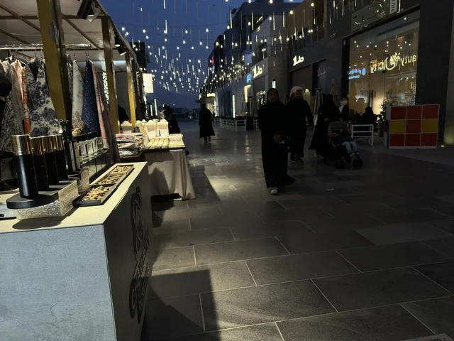 A trade exhibition at the event "You and I, O Ramadan" in the city of Jeddah, Saudi Arabia, on February 1, 2026, a social and cultural Ramadan experience, interactive activities and Ramadan shows, family sessions and spiritual atmospheres, entertainment events inspired by the spirit of the holy month, warm atmospheres that enhance the values of sharing and celebrating Ramadan.