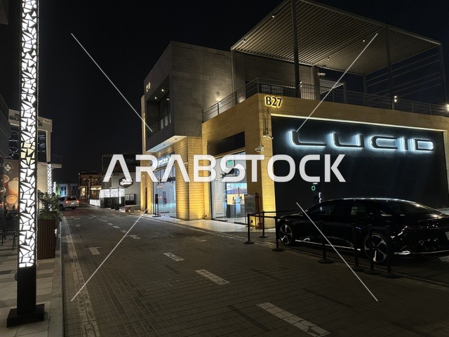 تجربة تسوق في اجواء رمضانية اصيلة في فعالية " أنا وأنت يا رمضان " في مدينة جدة، المملكة العربية السعودية، يوم 1 من فبراير 2026، تجربة رمضانية اجتماعية وثقافية، أنشطة تفاعلية وعروض رمضانية، جلسات عائلية وأجواء روحانية، فعاليات ترفيهية مستوحاة من روح الشهر الفضيل، أجواء دافئة تعزز قيم المشاركة والاحتفاء برمضان.