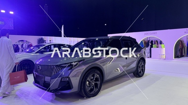 معرض سيارات في فعالية " أنا وأنت يا رمضان " في مدينة جدة، المملكة العربية السعودية، يوم 1 من فبراير 2026، تجربة رمضانية اجتماعية وثقافية، أنشطة تفاعلية وعروض رمضانية، جلسات عائلية وأجواء روحانية، فعاليات ترفيهية مستوحاة من روح الشهر الفضيل، أجواء دافئة تعزز قيم المشاركة والاحتفاء برمضان.