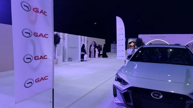 معرض سيارات في فعالية " أنا وأنت يا رمضان " في مدينة جدة، المملكة العربية السعودية، يوم 1 من فبراير 2026، تجربة رمضانية اجتماعية وثقافية، أنشطة تفاعلية وعروض رمضانية، جلسات عائلية وأجواء روحانية، فعاليات ترفيهية مستوحاة من روح الشهر الفضيل، أجواء دافئة تعزز قيم المشاركة والاحتفاء برمضان.