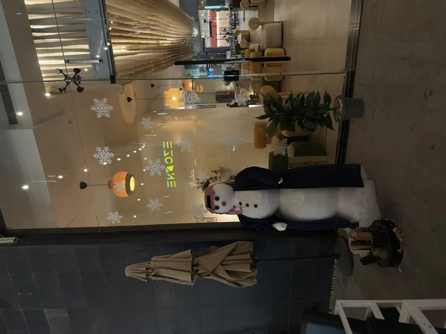 ديكور رمضاني في فعالية " أنا وأنت يا رمضان " في مدينة جدة، المملكة العربية السعودية، يوم 1 من فبراير 2026، تجربة رمضانية اجتماعية وثقافية، أنشطة تفاعلية وعروض رمضانية، جلسات عائلية وأجواء روحانية، فعاليات ترفيهية مستوحاة من روح الشهر الفضيل، أجواء دافئة تعزز قيم المشاركة والاحتفاء برمضان.