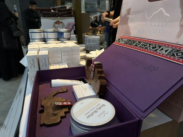 علامة تجارية  في فعالية " أنا وأنت يا رمضان " في مدينة جدة، المملكة العربية السعودية، يوم 1 من فبراير 2026، تجربة رمضانية اجتماعية وثقافية، أنشطة تفاعلية وعروض رمضانية، جلسات عائلية وأجواء روحانية، فعاليات ترفيهية مستوحاة من روح الشهر الفضيل، أجواء دافئة تعزز قيم المشاركة والاحتفاء برمضان.