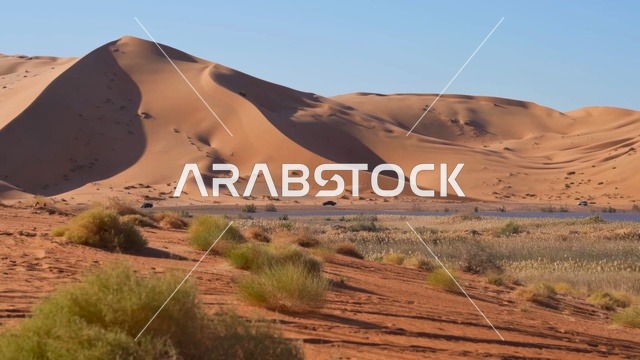 سيارات استكشاف في صحراء الربع الخالي بالسعودية