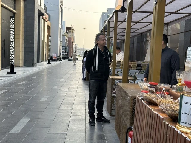 ساحة المعارض في فعالية إيفنت شرق في المنطقة الشرقية، المملكة العربية السعودية ، يوم 6 من فبراير 2026 ، تجربة ترفيهية وثقافية شاملة تحتفي بروح المجتمع والإبداع، عروض فنية حية، الفعاليات الشبابية، الأنشطة التفاعلية، مناطق الطعام المتنوعة، المعارض والمشاريع المحلية، الأجواء الاحتفالية النابضة بالحياة، تجربة اجتماعية عصرية تعكس هوية المنطقة الشرقية وتنوعها الثقافي والترفيهي