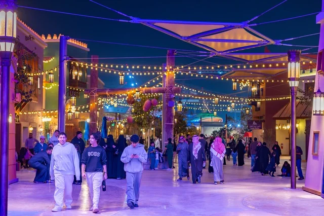 زوار ملاهي القدية سكس فلاجز الرياض في الليل