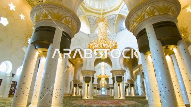 جامع الشيخ زايد الكبير ثريات كريستالية وتصاميم داخلية