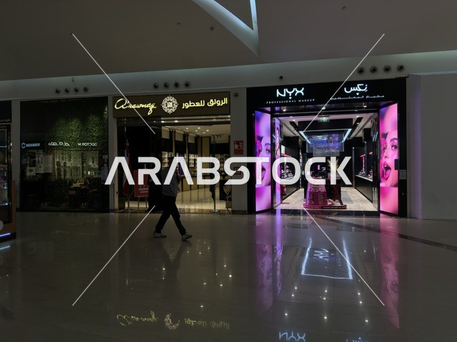 مكان نظيف وحديث، الظهران أكبر وأبرز المجمعات التجارية في المنطقة الشرقية بالمملكة العربية السعودية، اماكن الأنشطة العائلية الترفيهية، مراكز التسوق والمتاجر الفاخرة، تنوع بين الماركات العالمية والمحلية، رفع مستوى تجربة الزوار وتحسين المرافق