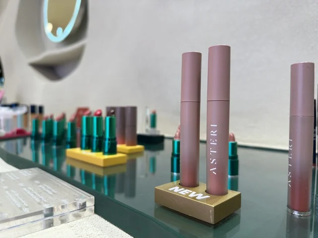 صالون تجميل في الظهران أكبر وأبرز المجمعات التجارية في المنطقة الشرقية بالمملكة العربية السعودية، اماكن الأنشطة العائلية الترفيهية، مراكز التسوق والمتاجر الفاخرة، تنوع بين الماركات العالمية والمحلية، رفع مستوى تجربة الزوار وتحسين المرافق