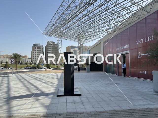 كافيهات و متاجر متنوعة في الظهران أكبر وأبرز المجمعات التجارية في المنطقة الشرقية بالمملكة العربية السعودية، اماكن الأنشطة العائلية الترفيهية، مراكز التسوق والمتاجر الفاخرة، رفع مستوى تجربة الزوار وتحسين المرافق