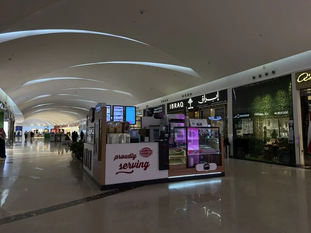 Well-lit kiosks and display screens, Dhahran is the largest and most prominent shopping mall in the Eastern Province of the Kingdom of Saudi Arabia, places for family entertainment activities, shopping centers, and luxury stores, a variety of international and local brands, enhancing the visitor experience and improving facilities.