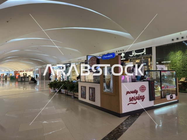 A clean and modern place, Dhahran is the largest and most prominent shopping mall in the Eastern Province of the Kingdom of Saudi Arabia, featuring family entertainment activities, shopping centers, and luxury stores, with a variety of international and local brands, enhancing the visitor experience and improving facilities.