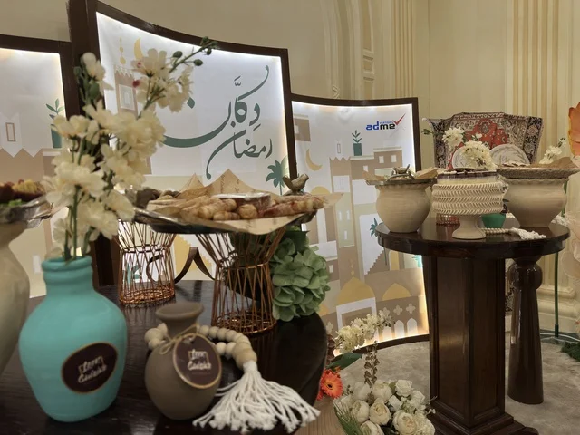 معرض في فعالية دكان رمضان بفندق القصيبي بالمنطقة الشرقية، فعالية رمضانية تراثية تجمع بين أجواء الشهر الفضيل، الدكاكين الشعبية، المنتجات المحلية، المأكولات الرمضانية، الحرف اليدوية، والهدايا التقليدية، في تجربة ثقافية واجتماعية دافئة تعكس روح رمضان والأصالة السعودية داخل أجواء فندقية راقية