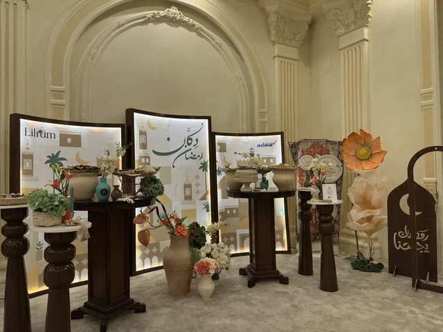 معرض في فعالية دكان رمضان بفندق القصيبي بالمنطقة الشرقية، فعالية رمضانية تراثية تجمع بين أجواء الشهر الفضيل، الدكاكين الشعبية، المنتجات المحلية، المأكولات الرمضانية، الحرف اليدوية، والهدايا التقليدية، في تجربة ثقافية واجتماعية دافئة تعكس روح رمضان والأصالة السعودية داخل أجواء فندقية راقية