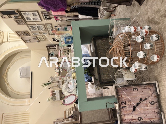 معرض في فعالية دكان رمضان بفندق القصيبي بالمنطقة الشرقية، فعالية رمضانية تراثية تجمع بين أجواء الشهر الفضيل، الدكاكين الشعبية، المنتجات المحلية، المأكولات الرمضانية، الحرف اليدوية، والهدايا التقليدية، في تجربة ثقافية واجتماعية دافئة تعكس روح رمضان والأصالة السعودية داخل أجواء فندقية راقية