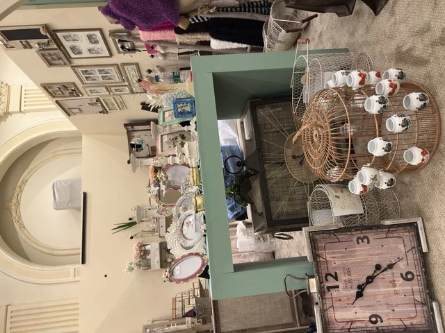 معرض في فعالية دكان رمضان بفندق القصيبي بالمنطقة الشرقية، فعالية رمضانية تراثية تجمع بين أجواء الشهر الفضيل، الدكاكين الشعبية، المنتجات المحلية، المأكولات الرمضانية، الحرف اليدوية، والهدايا التقليدية، في تجربة ثقافية واجتماعية دافئة تعكس روح رمضان والأصالة السعودية داخل أجواء فندقية راقية