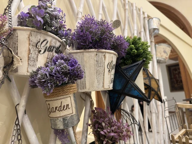 Flowers and roses at the Ramadan Souk event at Al-Qusaybi Hotel in the Eastern Province, a traditional Ramadan event that brings together the atmosphere of the holy month, popular shops, local products, Ramadan foods, handicrafts, and traditional gifts, in a warm cultural and social experience that reflects the spirit of Ramadan and Saudi authenticity within a luxurious hotel setting.