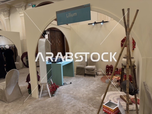 Ramadan atmosphere at the Ramadan Souk event at Al-Qusaybi Hotel in the Eastern Province, a traditional Ramadan event that brings together the spirit of the holy month, popular shops, local products, Ramadan foods, handicrafts, and traditional gifts, in a warm cultural and social experience that reflects the spirit of Ramadan and Saudi authenticity within a luxurious hotel setting.