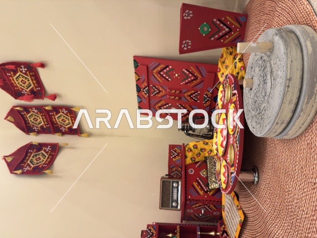 اجواء رمضانية في فعالية دكان رمضان بفندق القصيبي بالمنطقة الشرقية، فعالية رمضانية تراثية تجمع بين أجواء الشهر الفضيل، الدكاكين الشعبية، المنتجات المحلية، المأكولات الرمضانية، الحرف اليدوية، والهدايا التقليدية، في تجربة ثقافية واجتماعية دافئة تعكس روح رمضان والأصالة السعودية داخل أجواء فندقية راقية