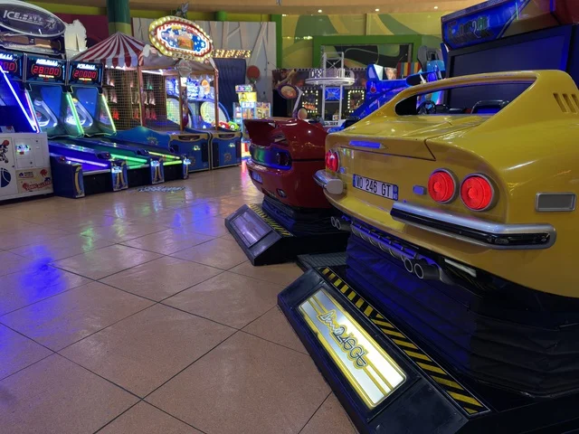 Digital games and entertainment for children, Dhahran is the largest and most prominent shopping mall in the Eastern Province of the Kingdom of Saudi Arabia, shopping centers and luxury stores, enhancing the visitor experience and improving facilities, places for family entertainment activities.
