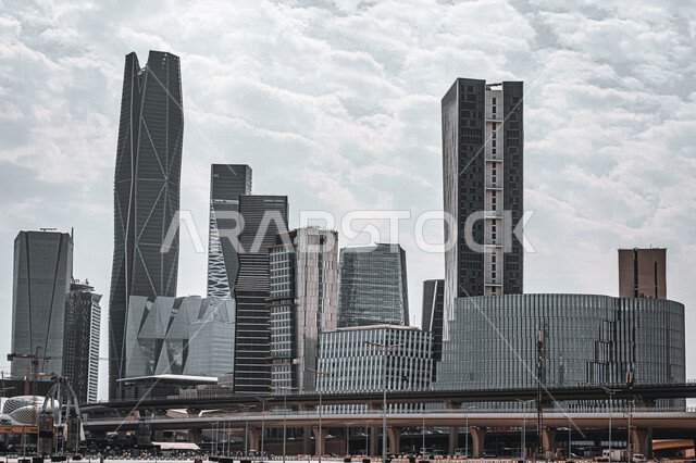 صورة لمركز الملك عبدالله المالي ( كافد ) في الرياض بالمملكة العربية السعودية، الأبراج المالية والاقتصادية والمنشأت المعمارية، السياحة في السعودية،تصوير مقرب لمركز الملك عبدالله المالي بالرياض، المدينة المالية