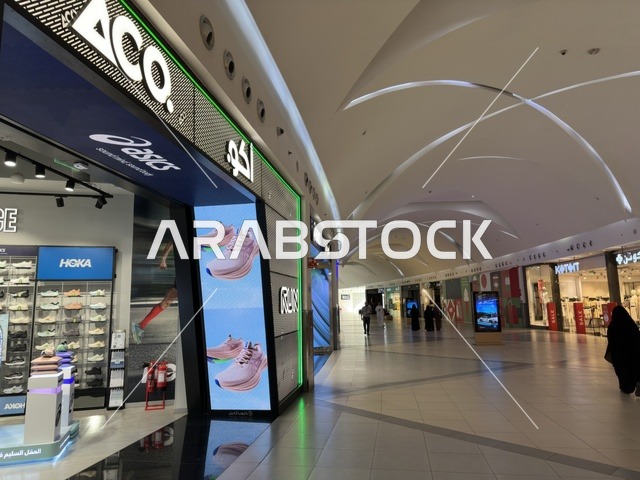 متاجر الكبرى، والمطاعم، والمقاهي، الظهران أكبر وأبرز المجمعات التجارية في المنطقة الشرقية بالمملكة العربية السعودية، مراكز التسوق والمتاجر الفاخرة، رفع مستوى تجربة الزوار وتحسين المرافق، اماكن الأنشطة العائلية الترفيهية