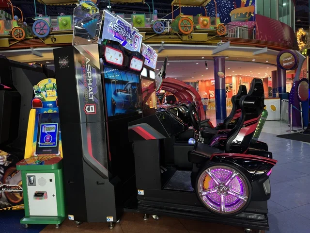 An indoor entertainment venue, Dhahran is the largest and most prominent shopping mall in the Eastern Province of the Kingdom of Saudi Arabia, featuring shopping centers and luxury stores, enhancing the visitor experience and improving facilities, as well as places for family recreational activities.