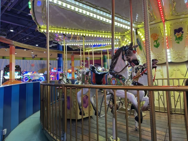 Digital games and entertainment for children, Dhahran is the largest and most prominent shopping mall in the Eastern Province of the Kingdom of Saudi Arabia, shopping centers and luxury stores, enhancing the visitor experience and improving facilities, places for family entertainment activities.