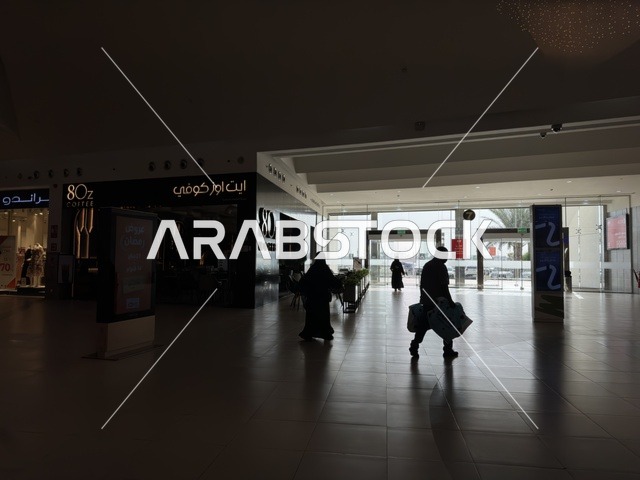 متاجر الكبرى، والمطاعم، والمقاهي، الظهران أكبر وأبرز المجمعات التجارية في المنطقة الشرقية بالمملكة العربية السعودية، مراكز التسوق والمتاجر الفاخرة، رفع مستوى تجربة الزوار وتحسين المرافق، اماكن الأنشطة العائلية الترفيهية