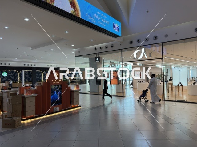 Luxury brands and popular brands, Dhahran is the largest and most prominent shopping mall in the Eastern Province of the Kingdom of Saudi Arabia, shopping centers and luxury stores, enhancing the visitor experience and improving facilities, places for family entertainment activities.