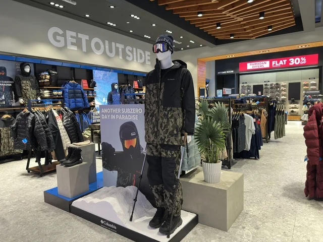 Tourist attractions, Dhahran is the largest and most prominent shopping complex in the Eastern Province of the Kingdom of Saudi Arabia, shopping centers and luxury stores, enhancing the visitor experience and improving facilities, places for family recreational activities.