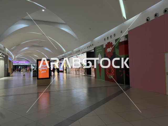 أحد أكثر الوجهات زيارة في العالم، الظهران أكبر وأبرز المجمعات التجارية في المنطقة الشرقية بالمملكة العربية السعودية، مراكز التسوق والمتاجر الفاخرة، رفع مستوى تجربة الزوار وتحسين المرافق، اماكن الأنشطة العائلية الترفيهية