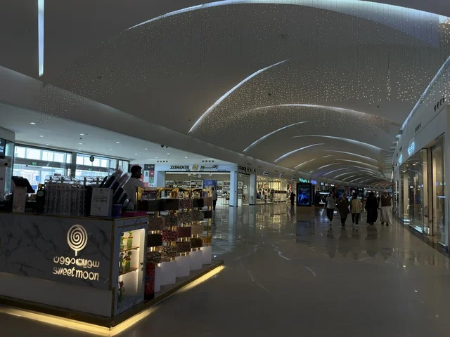 The architectural art, designs, and interior decorations of malls, Dhahran is the largest and most prominent shopping complex in the Eastern Province of the Kingdom of Saudi Arabia, shopping centers and luxury stores, enhancing the visitor experience and improving facilities, places for family entertainment activities.