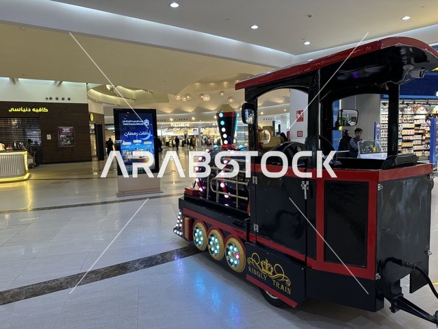 قطار الظهران مول، الظهران أكبر وأبرز المجمعات التجارية في المنطقة الشرقية بالمملكة العربية السعودية، مراكز التسوق والمتاجر الفاخرة، رفع مستوى تجربة الزوار وتحسين المرافق، اماكن الأنشطة العائلية الترفيهية