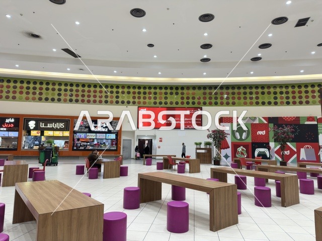 أماكن جلوس واستراحة، الظهران أكبر وأبرز المجمعات التجارية في المنطقة الشرقية بالمملكة العربية السعودية، مراكز التسوق والمتاجر الفاخرة، رفع مستوى تجربة الزوار وتحسين المرافق، اماكن الأنشطة العائلية الترفيهية