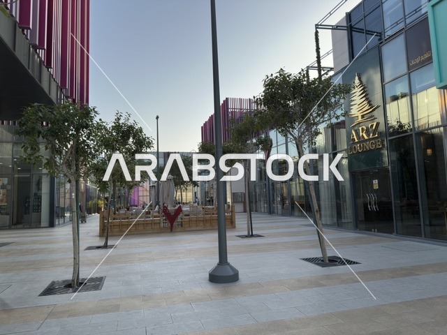 سيتي ووك الخبر وجهة تجارية وترفيهية عصرية تقع في مدينة الخبر في المملكة العربية السعودية، تصميم مبتكر تجمع بين المساحات المفتوحة والممرات الخضراء، نخبة من المطاعم والمقاهي العالمية والمحلية،  توفر مواقف سيارات فسيحة