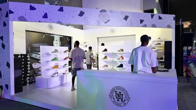 Jeddah Season events in the Kingdom, visitors are strolling through the Sneaker Con Jeddah exhibition from February 1 to 3, 2026, at the Jeddah Corniche Circuit, the largest global exhibition specialized in sneaker culture, a trading area for buying, selling, and exchanging sports shoes.