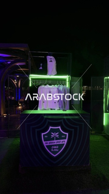 منطقة تداول لبيع وشراء وتبديل الأحذية الرياضية،  معرض سنيكر كون جدة من 1 إلى 3 فبراير 2026 في حلبة كورنيش جدة، فعاليات موسم جدة في المملكة، أكبر معرض عالمي متخصص في ثقافة السنيكرز