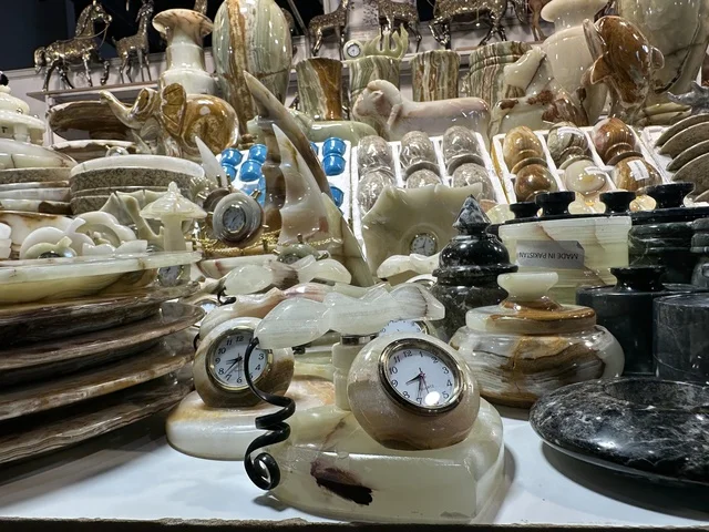 منحوتات الرخام والعقيق في إكسبو الظهران