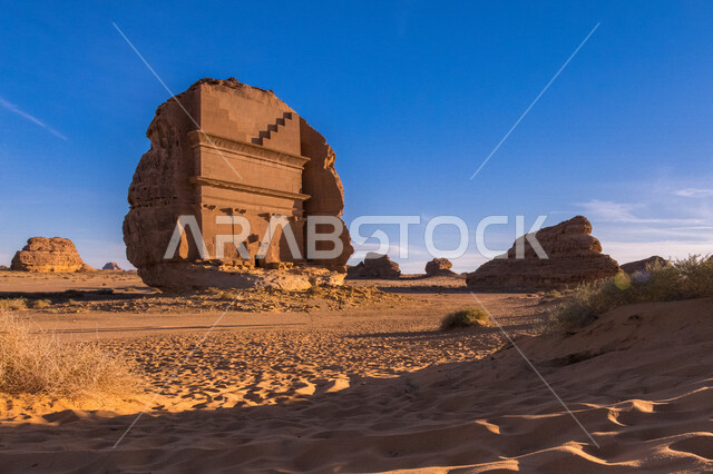 صورة إبداعية لمقبرة لحيان بن كوز في العلا بالمملكة العربية السعودية، جمال التكوينات الصخرية الطبيعية، مدفن لحيان بن كوز في العلا، بلدة العلا القديمة، المعالم التاريخية الأثرية السياحية في السعودية، السياحة في السعودية