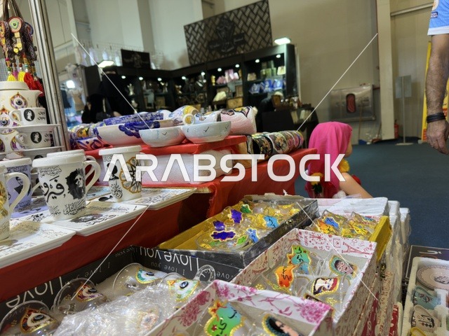 أكواب قهوة عربية في معرض هلا فبراير الظهران إكسبو