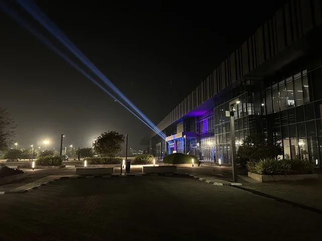 معرض هلا فبراير في إكسبو الظهران بالليل والأنوار