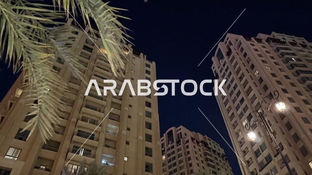 مباني فعالية ليالي إعمار السكنية في جدة ليلاً
