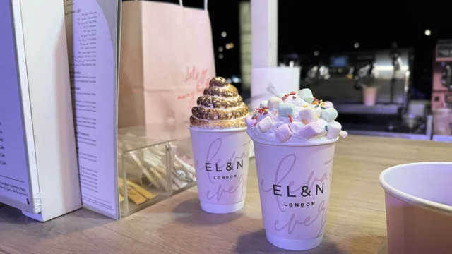 مشروبات ساخنة فاخرة في فعالية ليالي إعمار جدة