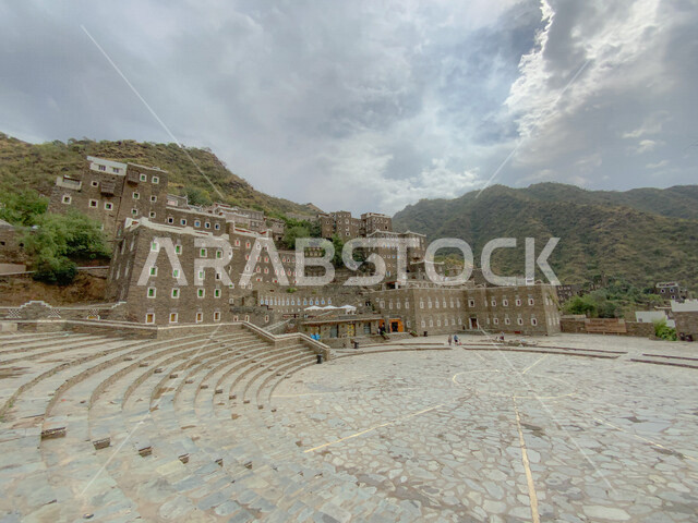 صورة جمالية لمباني أثرية قديمة في قرية رجال ألمع التراثية في منطقة عسير بالمملكة العربية السعودية، محافظة رجال ألمع التاريخية، جمال المعالم السياحية الأثرية بالسعودية ، أماكن سياحية في السعودية