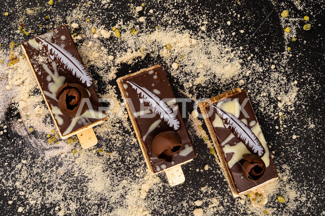 قطع الكيك الشهيه مع الكريمه, تشيز كيك, حلويات وسكريات, حلا قهوه, أطعمه  ذات سعرات حراريه عاليه