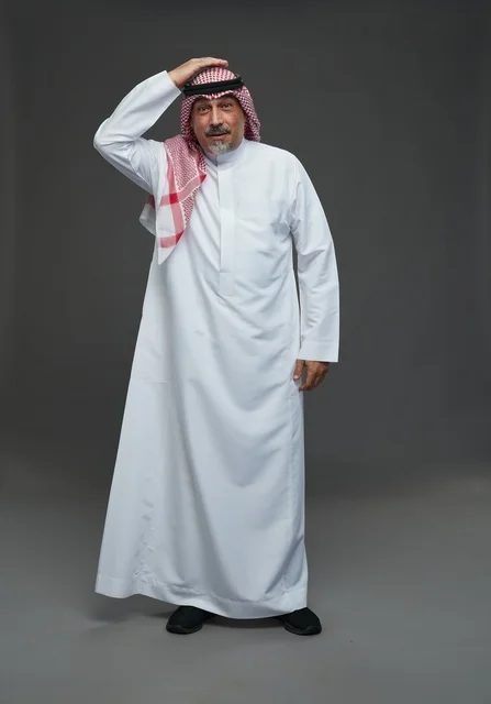 Saudi Man in Traditional Dress with Surprised Expression
